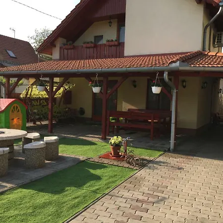 Tuende Vendeghaz Guest house Tiszakecske